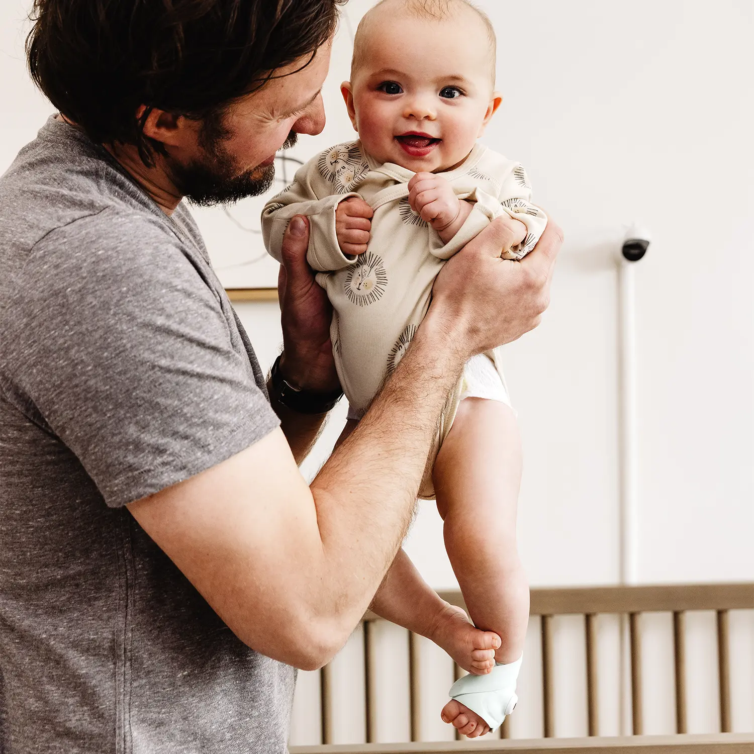 Owlet Dream Duo – Chytrá ponožka se zdravotnickou certifikací Owlet Dream Sock<sup>TM</sup>  (Matně růžová) & kamera Owlet Cam<sup>TM</sup> 2 - Obrázek 4